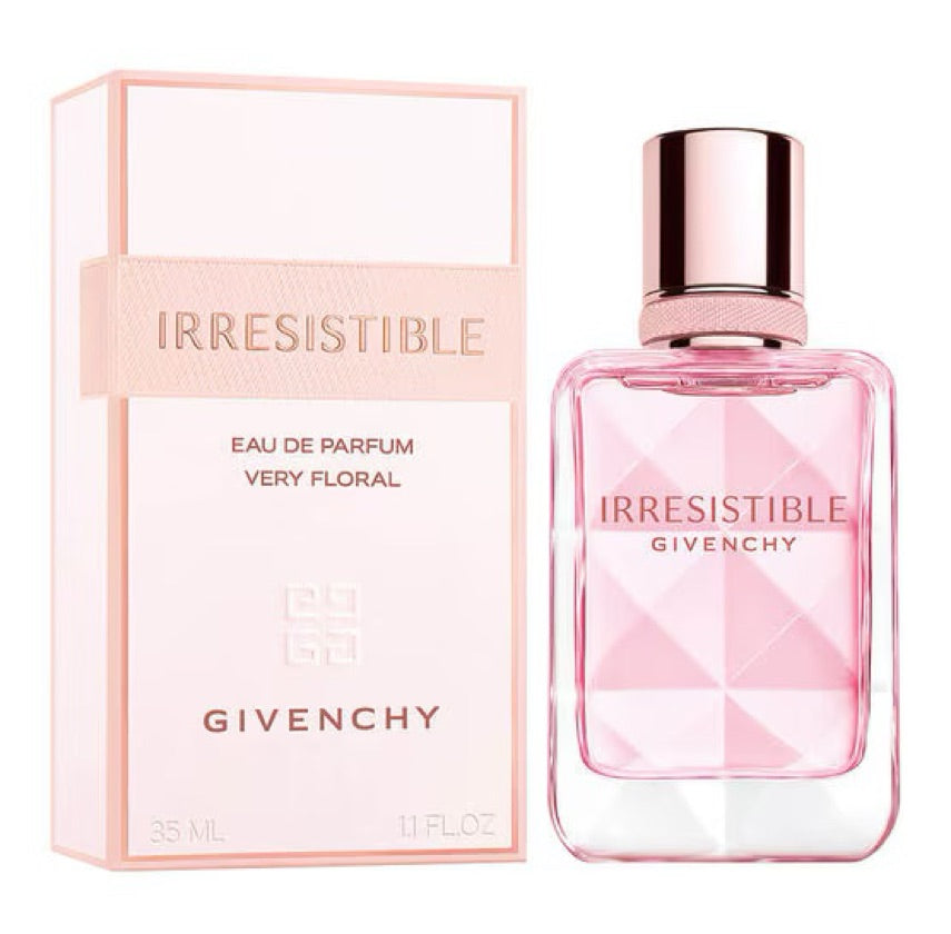 Frasco do perfume Irrésistible Very Floral da Givenchy, disponível na Now Parfum.