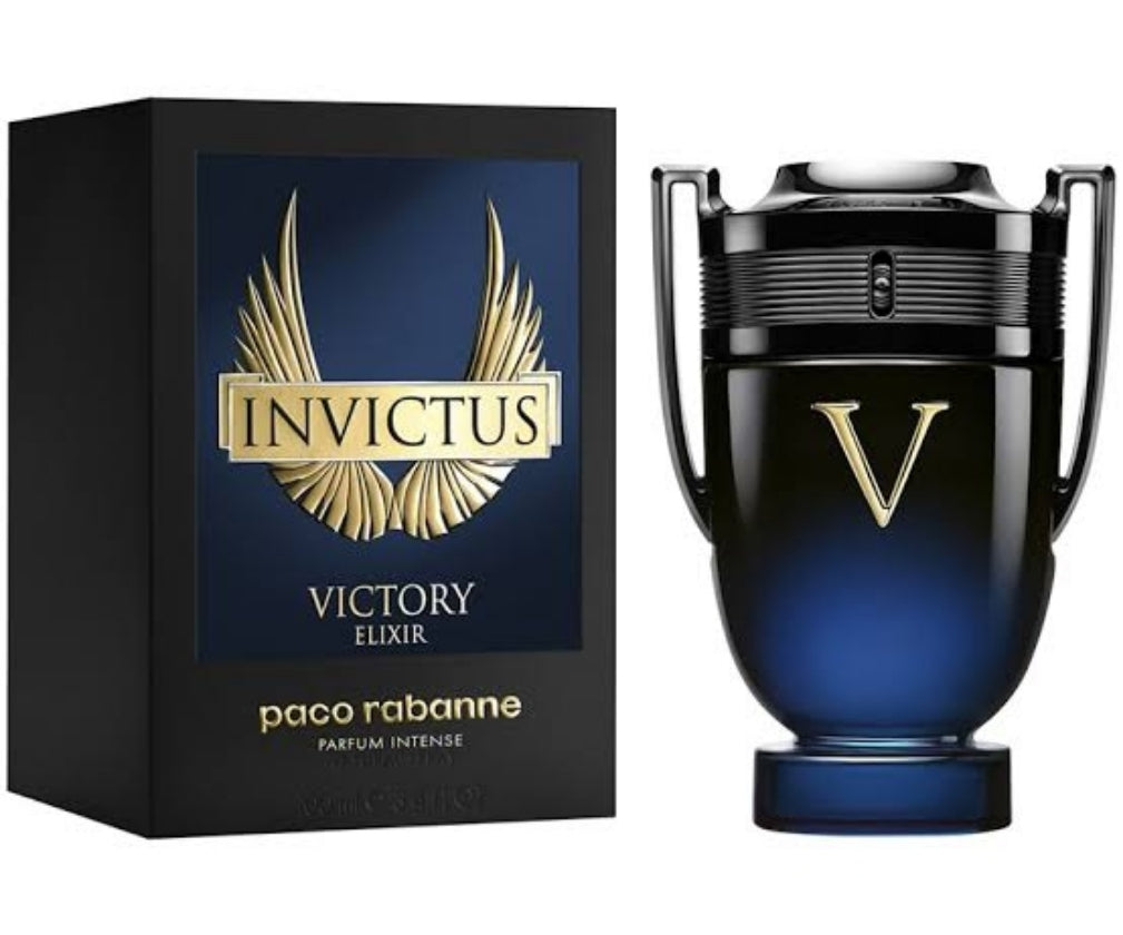 Frasco do perfume Invictus Victory Elixir da Paco Rabanne, disponível na Now Parfum.