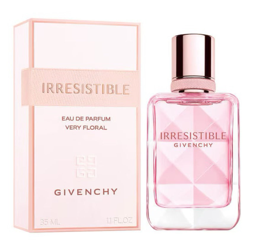Frasco do perfume Irrésistible Very Floral da Givenchy, disponível na Now Parfum.