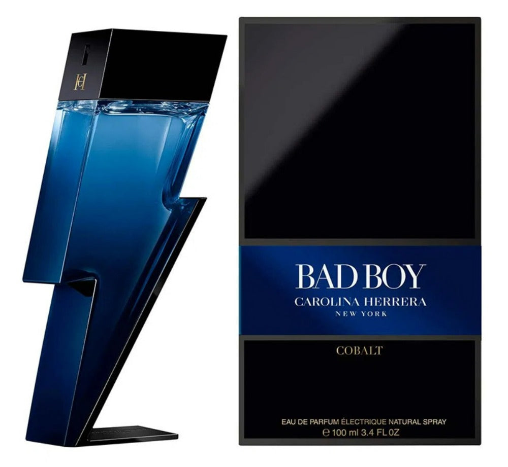 Frasco do perfume Bad Boy Cobalt da Carolina Herrera, disponível na Now Parfum.