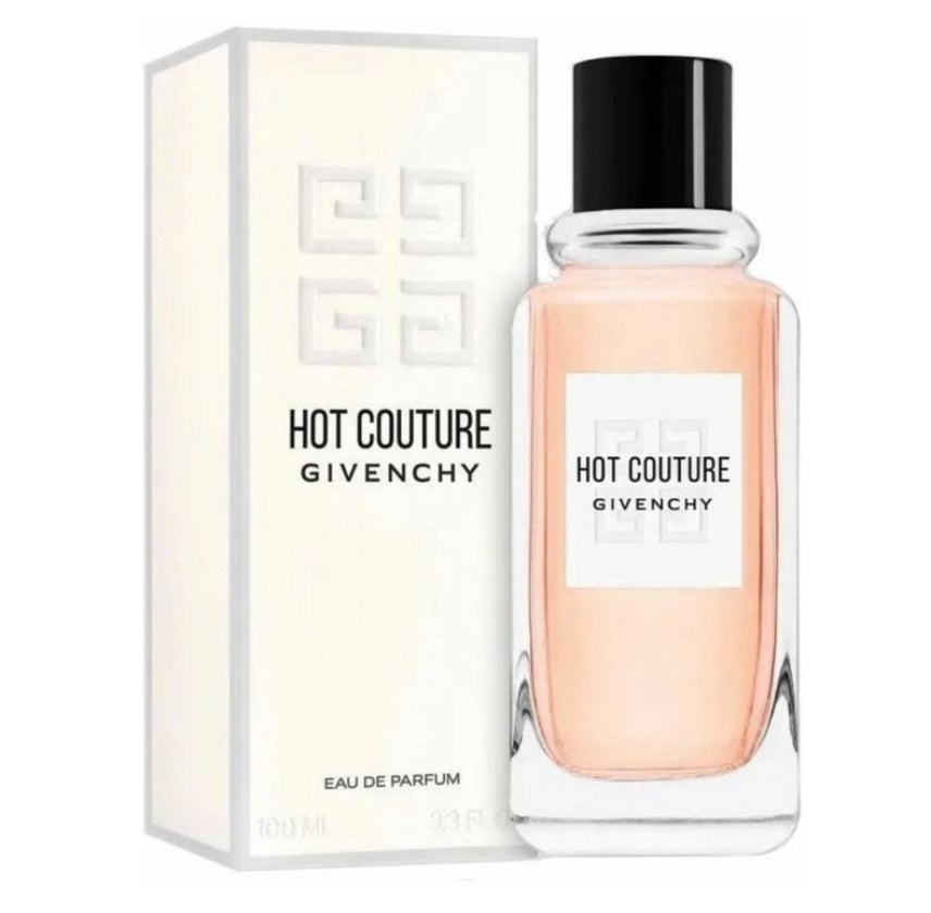 Frasco do perfume Hot Couture da Givenchy, disponível na Now Parfum.