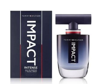 Frasco do perfume Tommy Impact Intense da Tommy Hilfiger, disponível na Now Parfum.